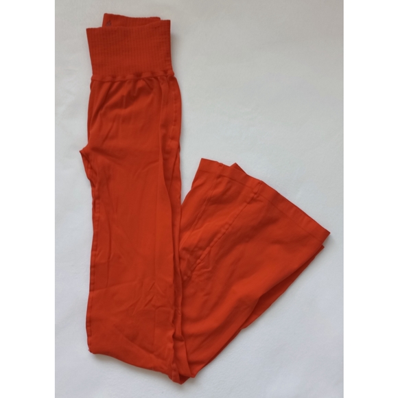 NWOT Free People Movement▪️Good Karma Flare Leggings in Flame - Picture 3 of 6